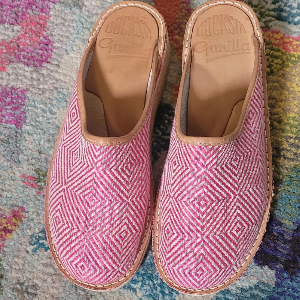 Pink and Tan Geometric Clogs with Comfort And Arch Support